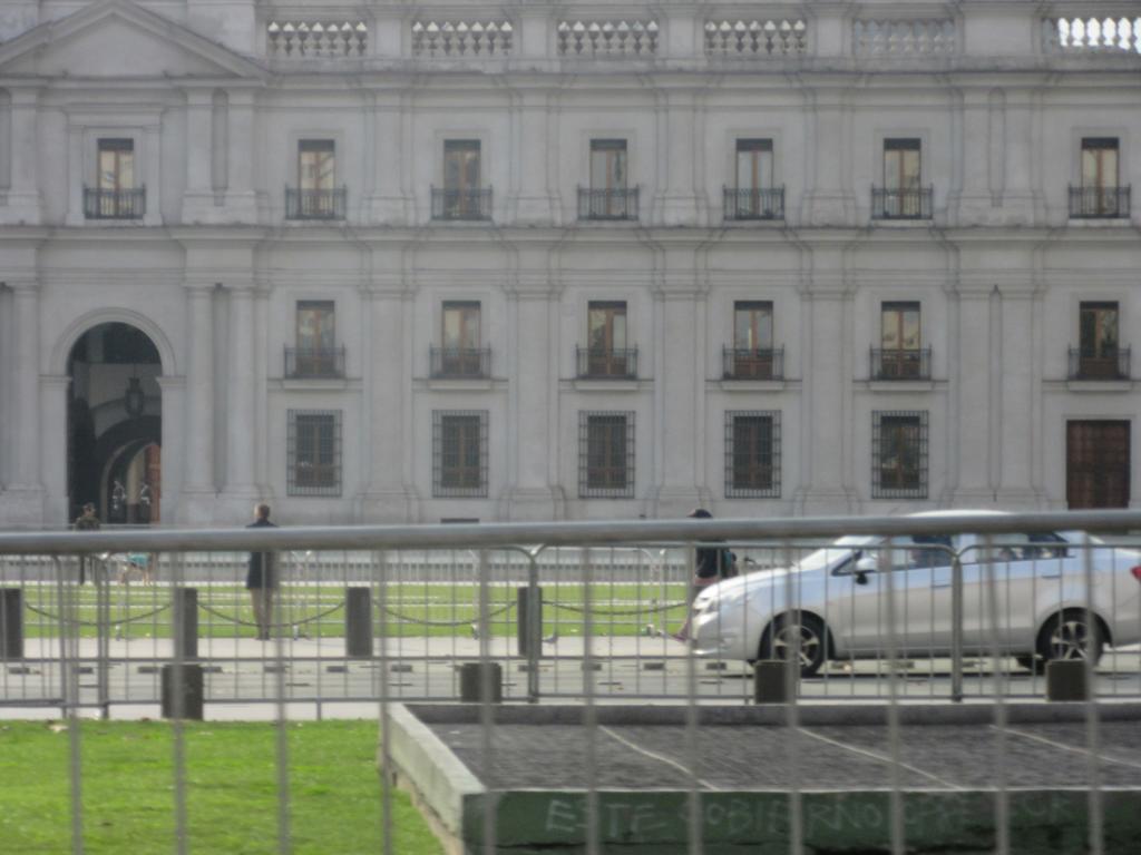 Departamento Paseo Bulnes Metro La Moneda Apartman Santiago Kültér fotó