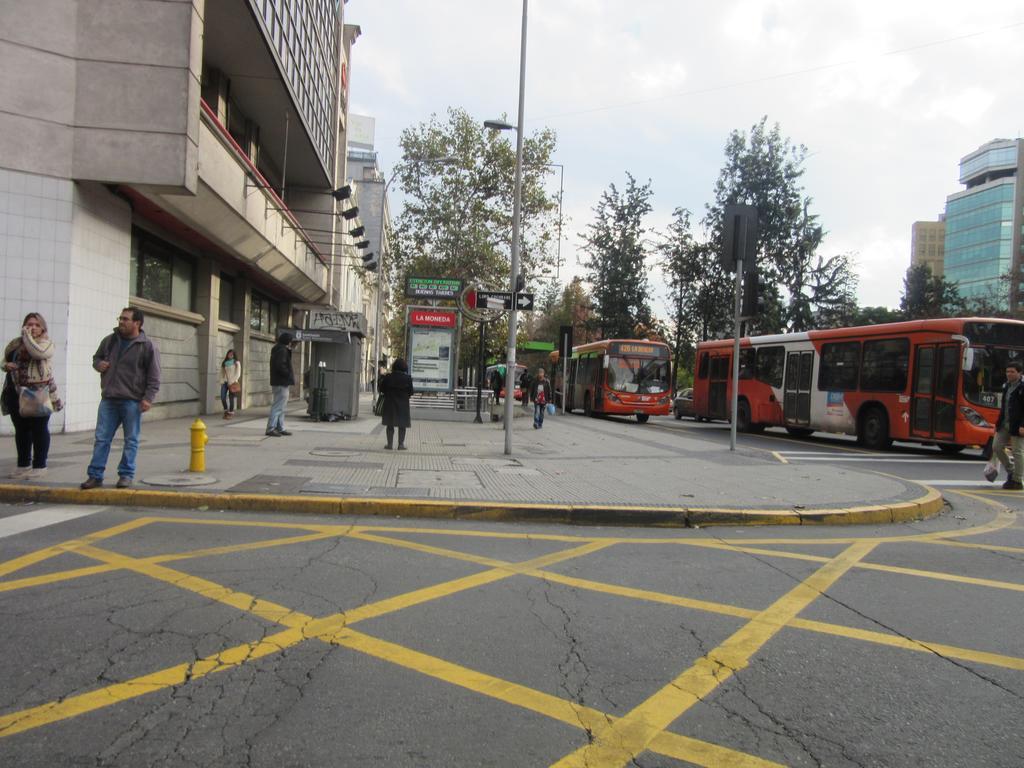 Departamento Paseo Bulnes Metro La Moneda Apartman Santiago Kültér fotó