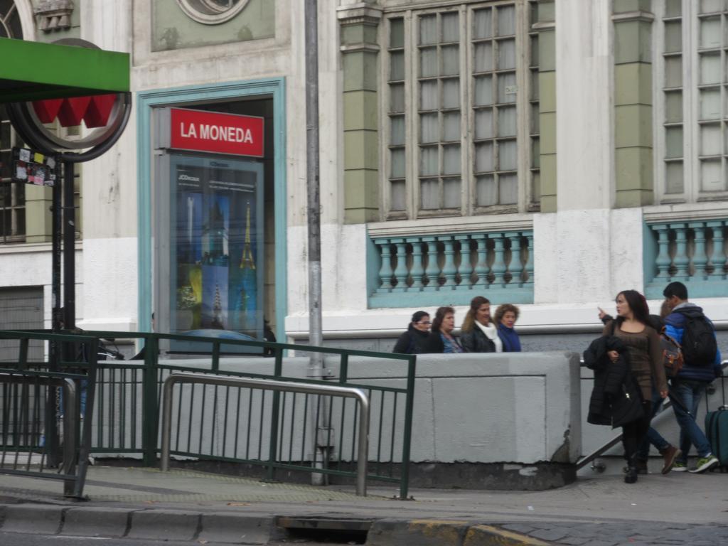 Departamento Paseo Bulnes Metro La Moneda Apartman Santiago Kültér fotó