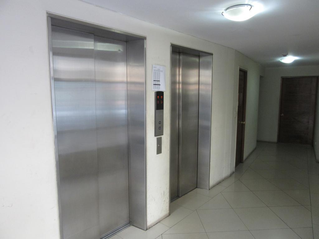 Departamento Paseo Bulnes Metro La Moneda Apartman Santiago Kültér fotó