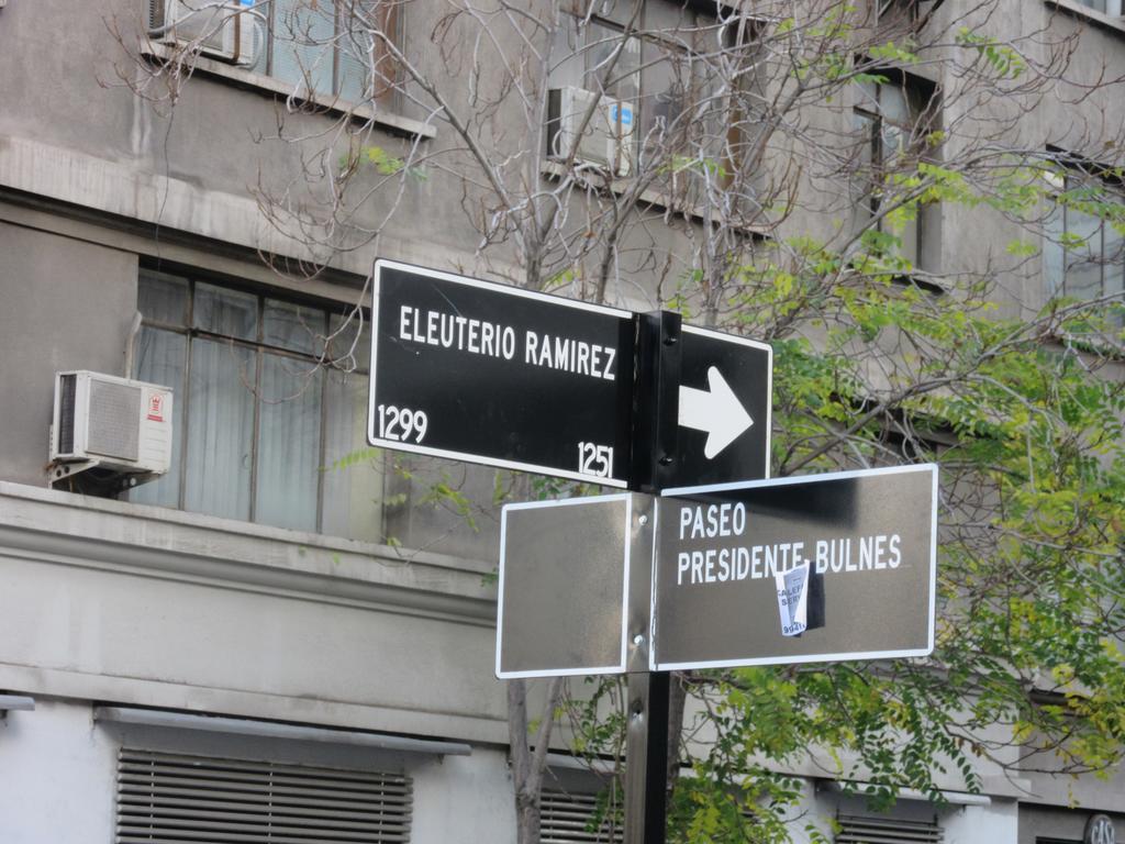 Departamento Paseo Bulnes Metro La Moneda Apartman Santiago Kültér fotó